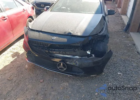 2018 Mercedes-Benz Cla 250 4Matic z USA, uszkodzony, nr VIN WDDSJ4GB6JN638901